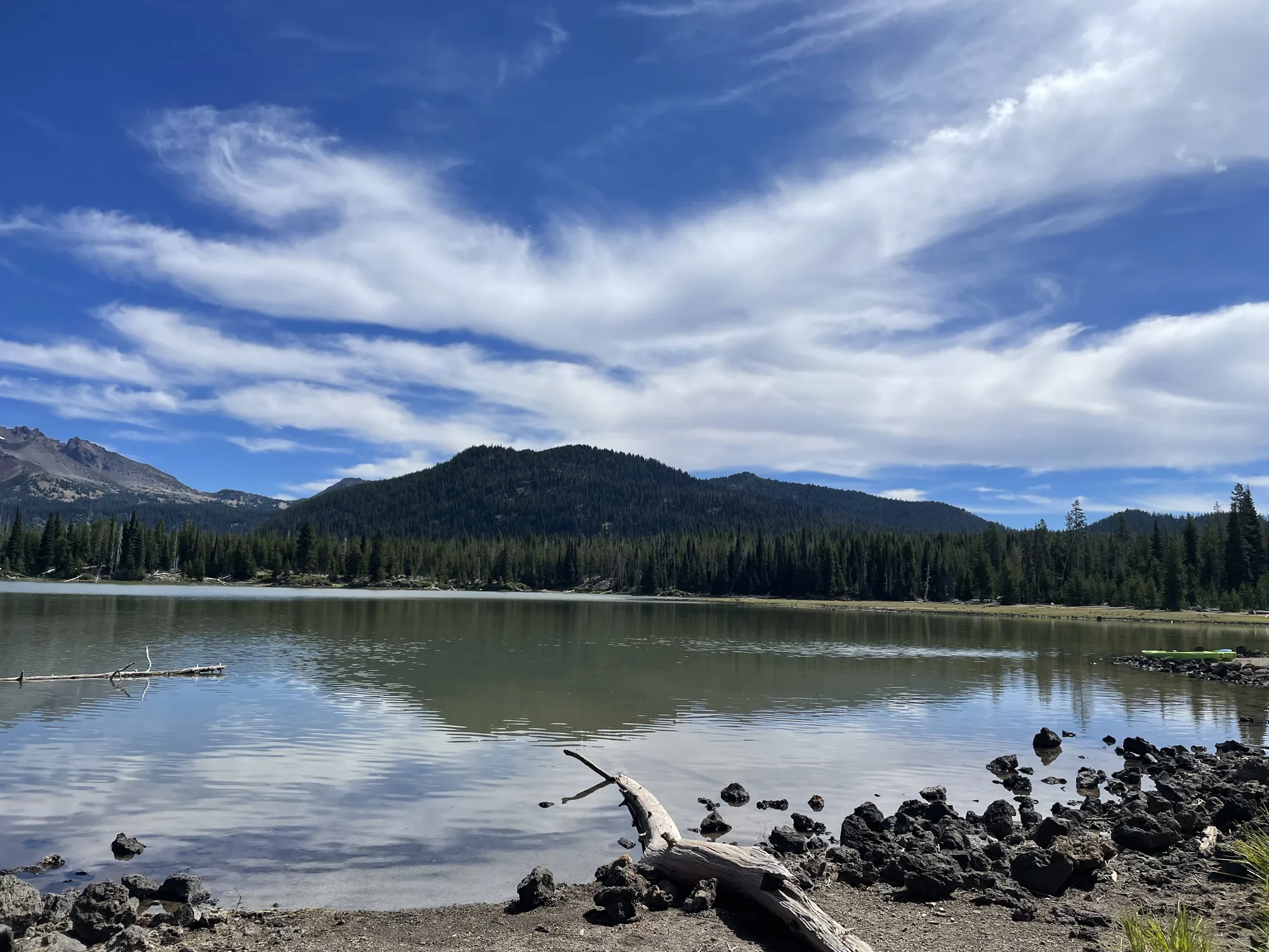 Mountain lake scenery near Bend, Oregon